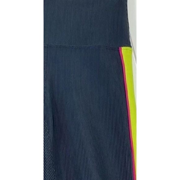 Beach Riot
Bailey Legging - Black Lime Punch Size M  NWOT - Picture 6 of 7